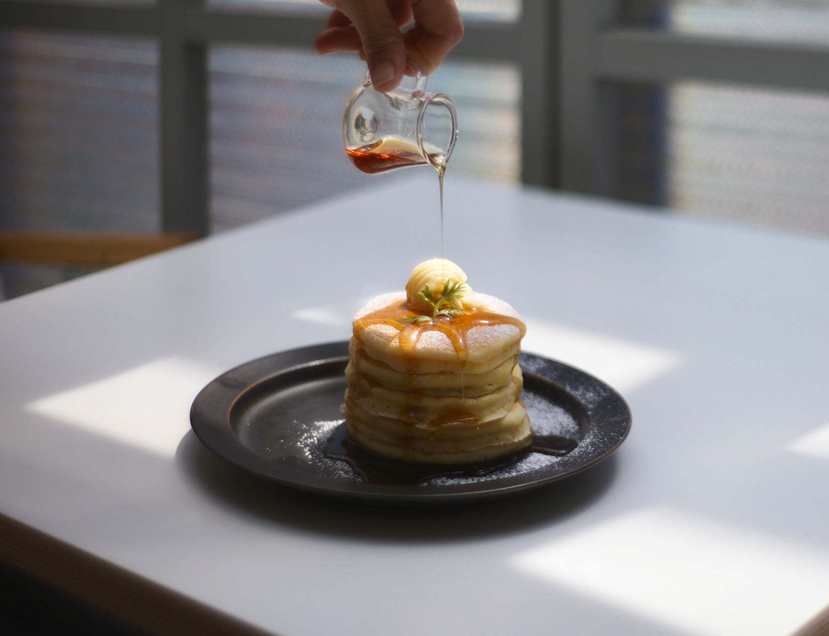 パンケーキにシロップ